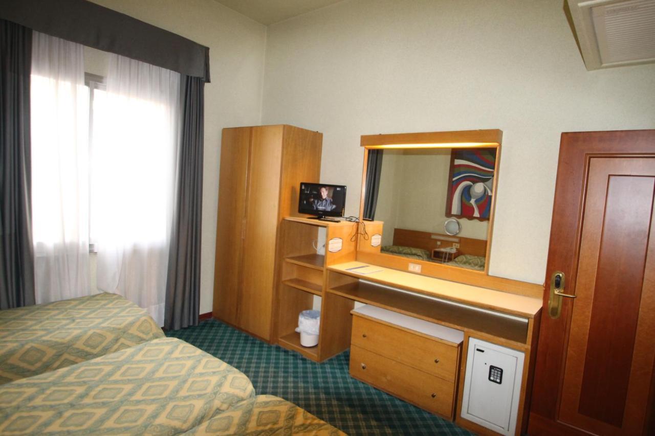 Hotel Europa Signa Esterno foto
